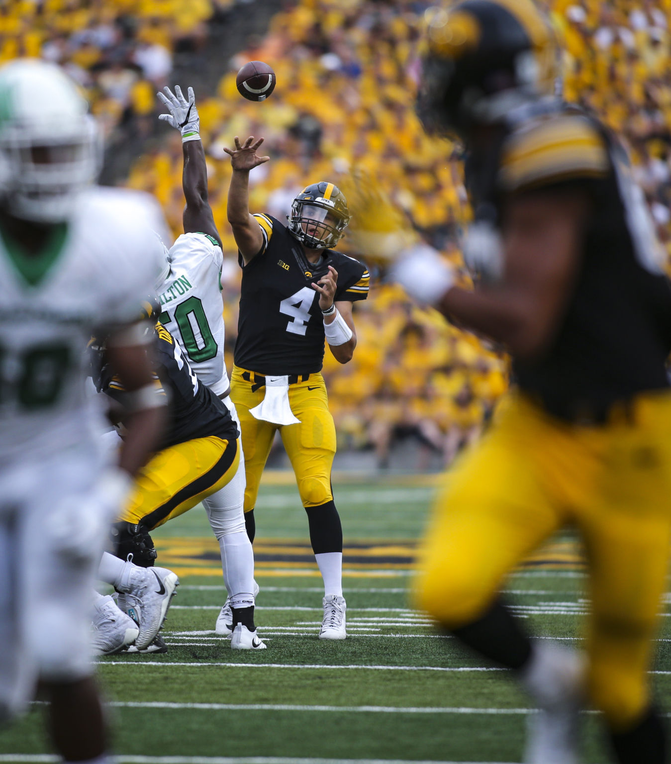 091617-IOWA-HAWKEYES-FB-029